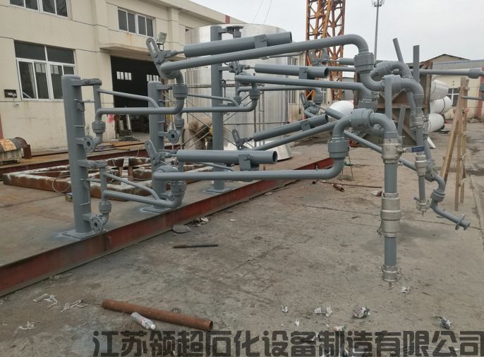 内蒙古乌？突Фㄖ撇晒旱囊慌鶤L2543型汽车底部装卸鹤管已通过物流发往使用现场(1)